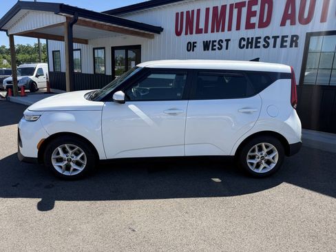 Used 2022 Kia Soul LX w/ Technology Package FWD image 12
