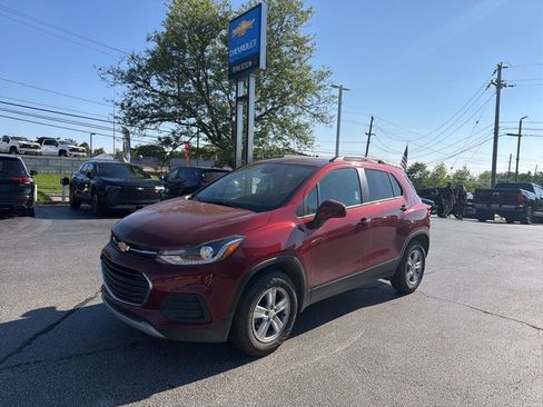 Used 2022 Chevrolet Trax LT w/ LT Convenience Package AWD/4WD image 7