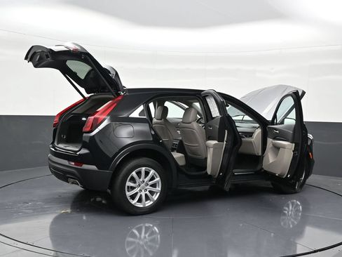 Used 2022 Cadillac XT4 Luxury w/ Driver Awareness Package FWD image 28