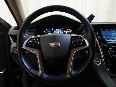 Used 2019 Cadillac Escalade Premium Luxury image 4