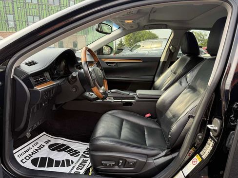 Used 2015 Lexus ES 300h image 9