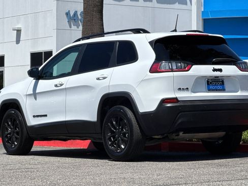 Used 2023 Jeep Cherokee Altitude Lux AWD/4WD image 3