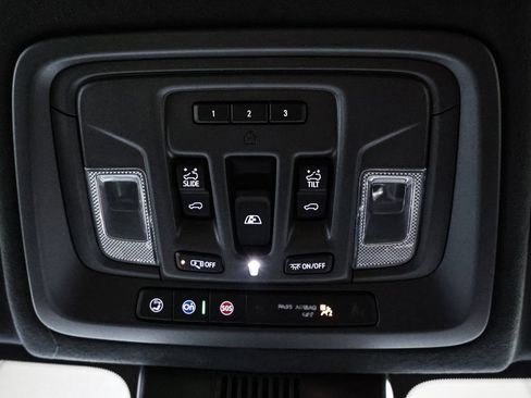Certified 2025 GMC Sierra 2500 Denali Ultimate AWD/4WD image 35