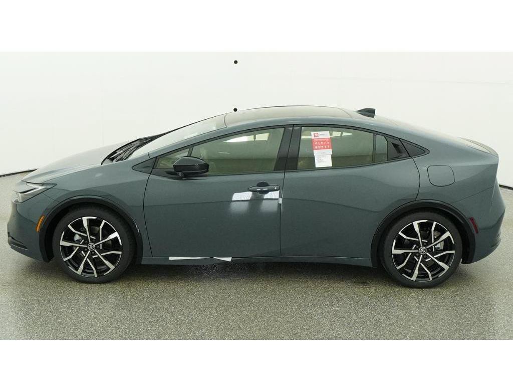 New 2026 Toyota Prius Plug-In Hybrid FWD image 3