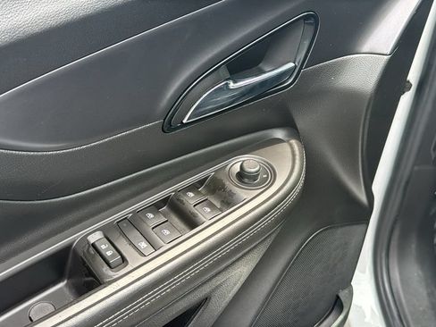Used 2020 Buick Encore Preferred FWD image 13