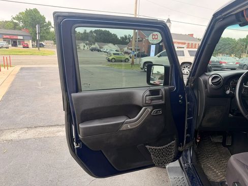 Used 2013 Jeep Wrangler Unlimited Sport AWD/4WD image 9