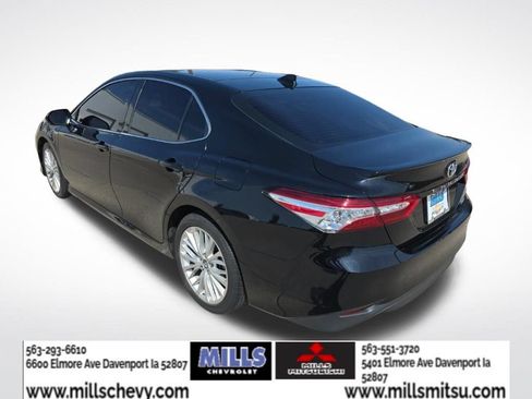 Used 2019 Toyota Camry XLE w/ Carpet Mat Package FWD image 3