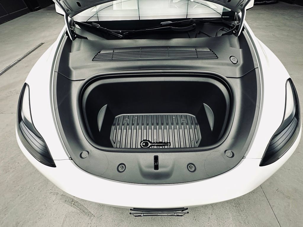 Used 2023 Tesla Model Y Performance AWD/4WD image 40