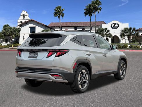 Used 2026 Hyundai Tucson SEL FWD image 2