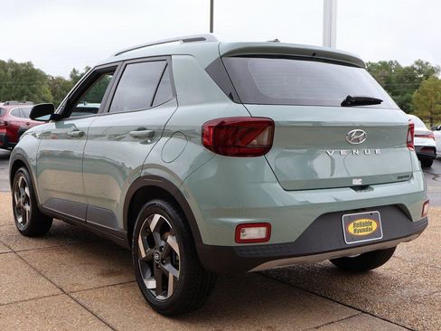 New 2025 Hyundai Venue Limited image 4