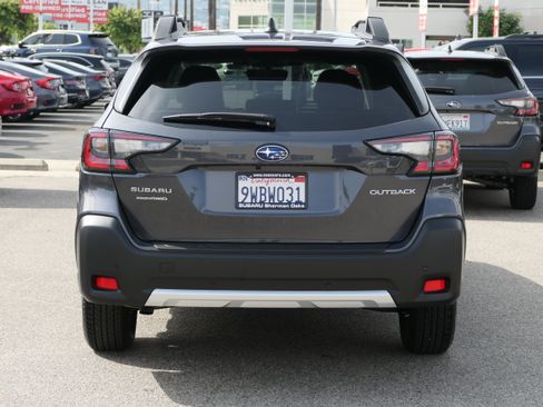 Certified 2025 Subaru Outback Limited image 4