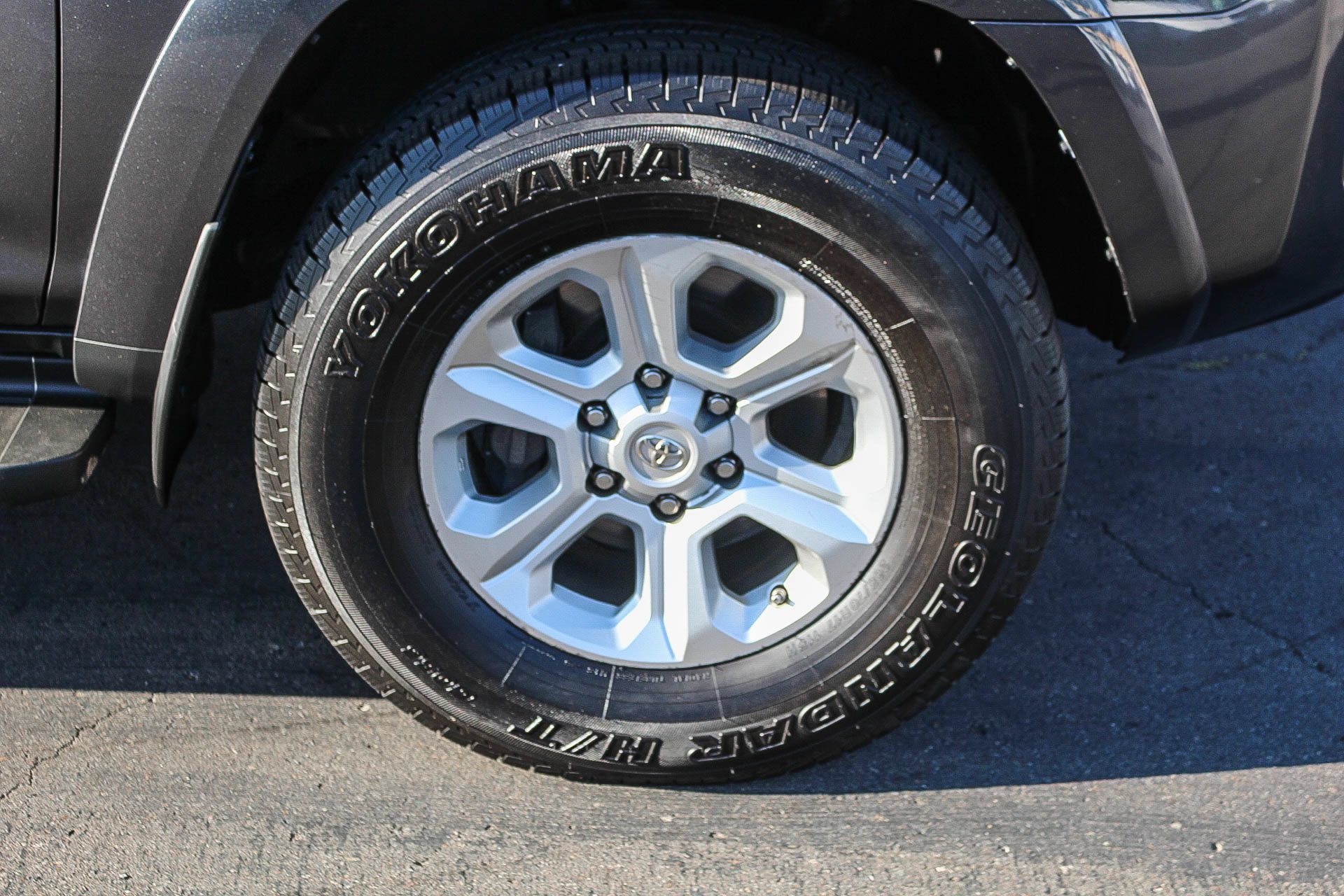 Used 2018 Toyota 4Runner SR5 Premium AWD/4WD image 30