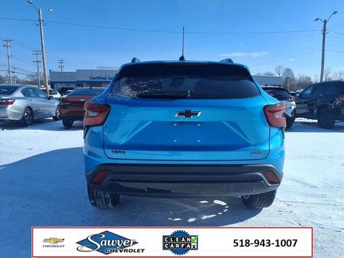 Used 2025 Chevrolet Trax RS w/ Sunroof Package image 6