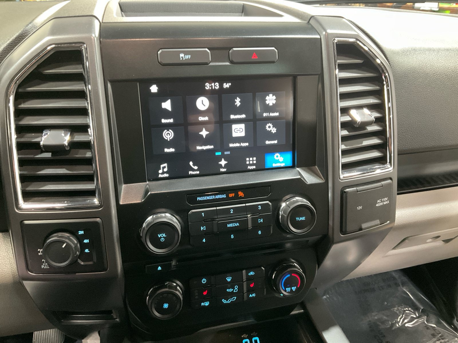 Used 2016 Ford F150 XLT w/ Equipment Group 302A Luxury AWD/4WD image 32