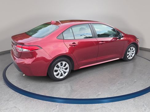 Used 2024 Toyota Corolla LE FWD image 5