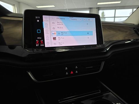 Used 2024 Volkswagen Atlas SE image 31