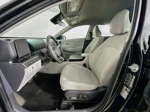 Used 2025 Hyundai Kona SEL FWD image 13
