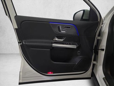 Used 2021 Mercedes-Benz GLA 250 4MATIC image 27