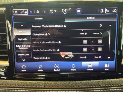 New 2027 Chrysler Pacifica Select FWD image 28