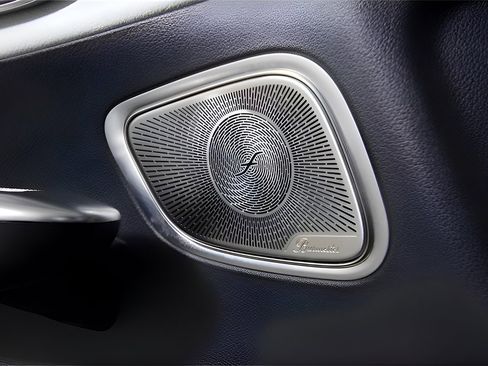 Used 2023 Mercedes-Benz GLC 300 4MATIC image 35