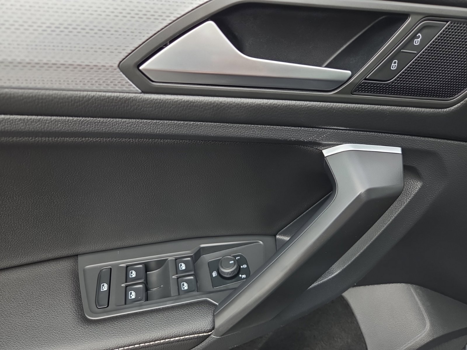 Used 2022 Volkswagen Tiguan S AWD/4WD image 19