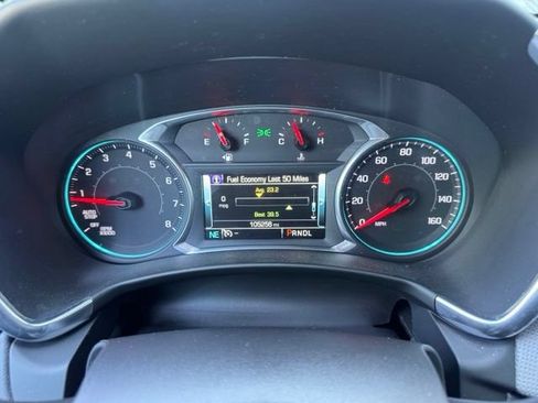 Used 2018 Chevrolet Equinox Premier FWD image 9