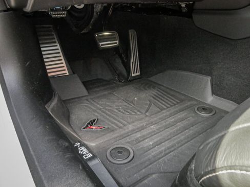 Used 2021 Chevrolet Corvette Stingray Preferred Cpe w/ Battery Protection Package RWD image 17