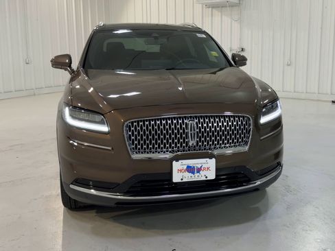 Used 2022 Lincoln Nautilus Reserve w/ Equipment Group 201A image 4