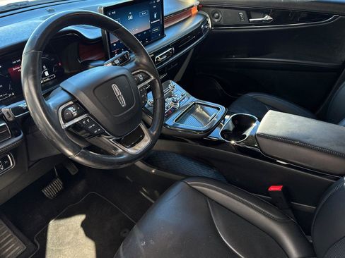 Used 2023 Lincoln Nautilus Reserve w/ Luxury Package image 12