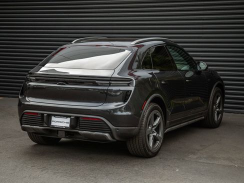 Certified 2025 Porsche Macan Turbo Electric AWD/4WD image 10