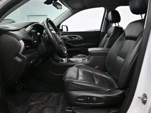 Used 2018 Chevrolet Traverse LT image 11
