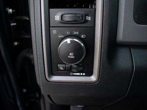 Used 2013 RAM 1500 Express image 17