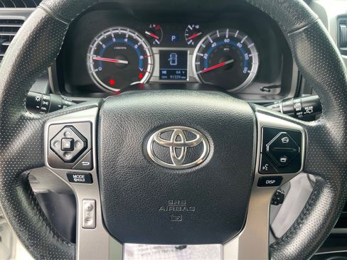 Used 2018 Toyota 4Runner SR5 Premium AWD/4WD image 16