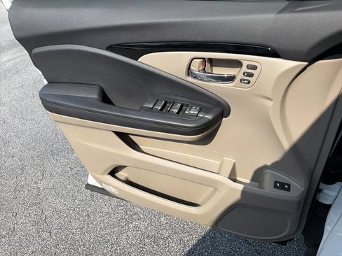 Used 2022 Honda Pilot Touring image 28