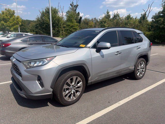 Used 2019 Toyota RAV4 Limited FWD image 1