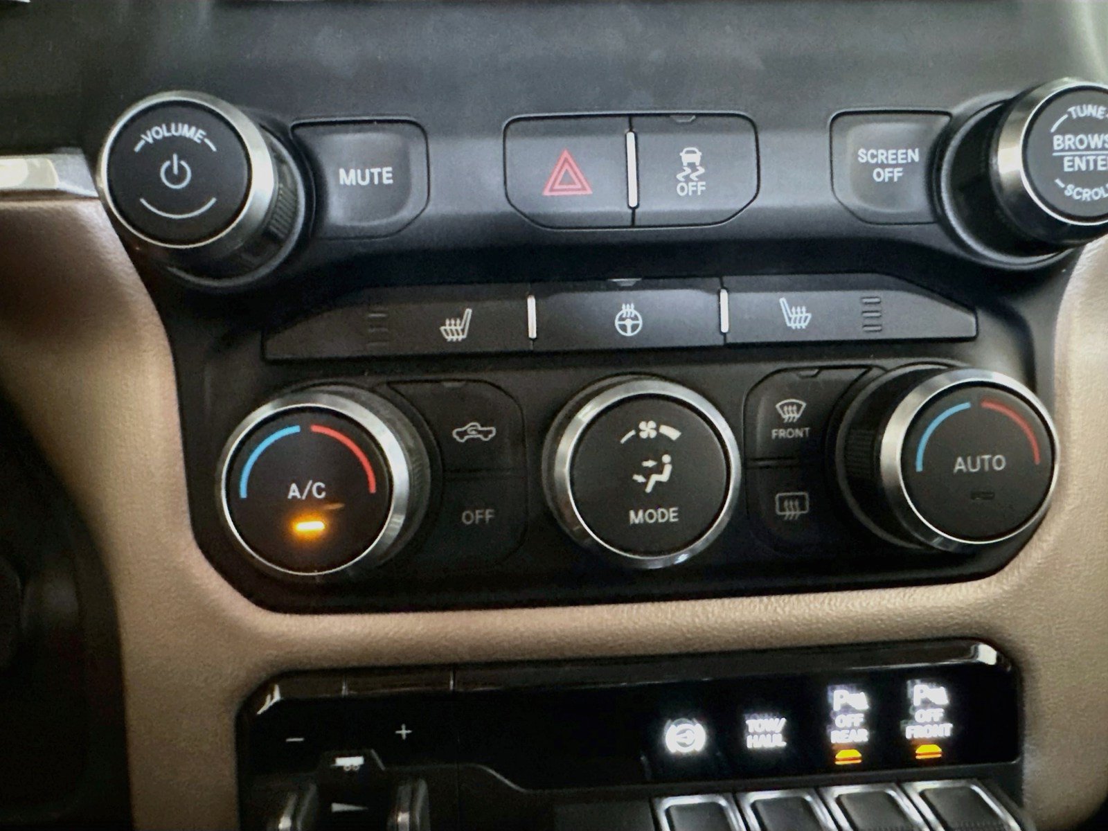 Used 2020 RAM 2500 Laramie AWD/4WD image 11