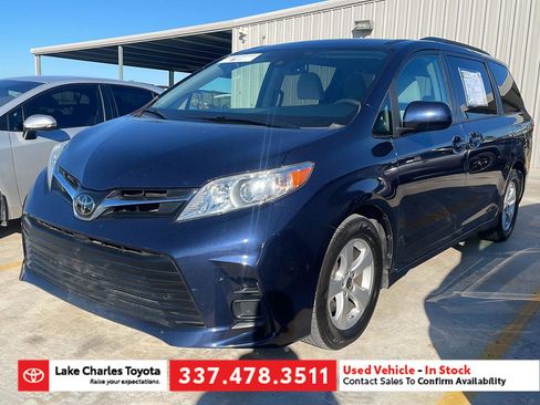Certified 2020 Toyota Sienna LE image 1