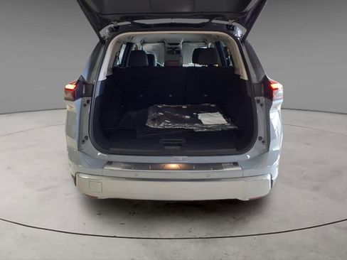 Certified 2025 Nissan Rogue SL AWD/4WD image 9
