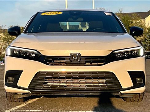 Used 2024 Honda Civic Sport image 3