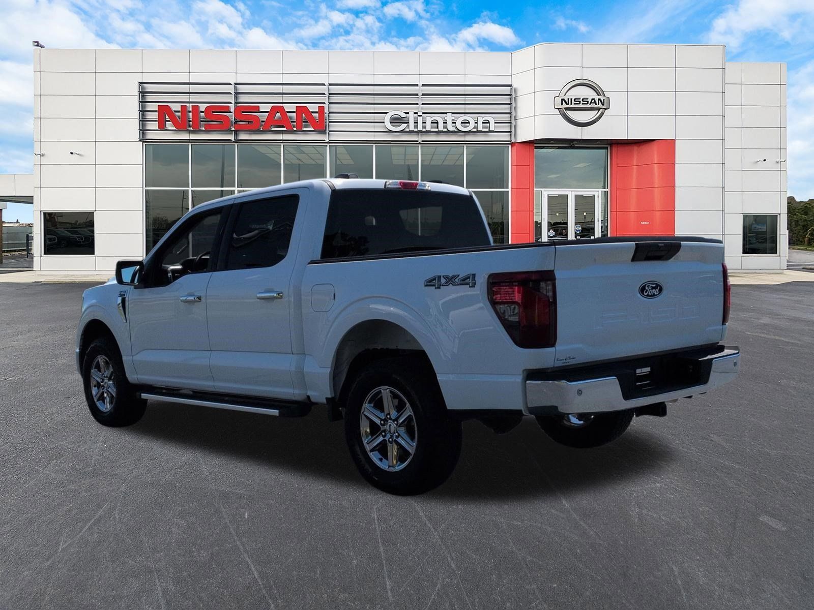 Used 2025 Ford F150 XLT w/ Equipment Group 301A Standard AWD/4WD image 5