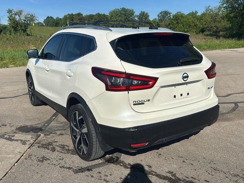 Used 2021 Nissan Rogue Sport SL AWD/4WD image 3