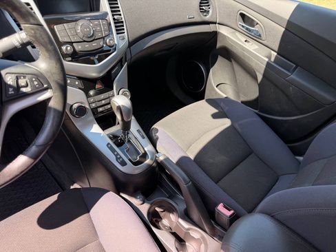 Used 2013 Chevrolet Cruze Eco w/ Enhanced Safety Package FWD image 10