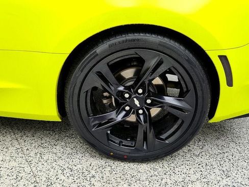 Used 2019 Chevrolet Camaro LT RWD image 9