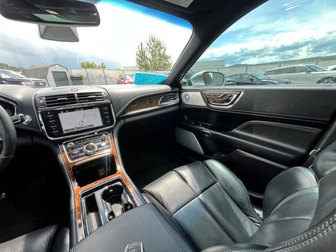 Used 2018 Lincoln Continental Reserve w/ Luxury Package AWD/4WD image 17