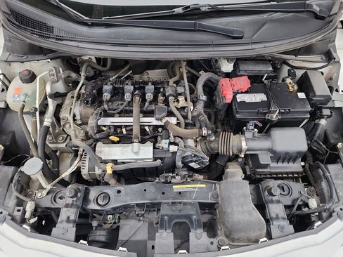 Used 2021 Nissan Versa S image 40