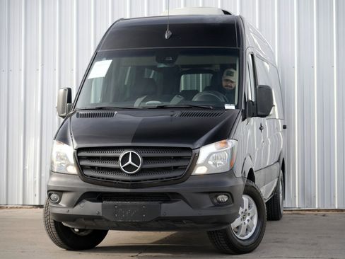 Used 2018 Mercedes-Benz Sprinter 2500 image 3