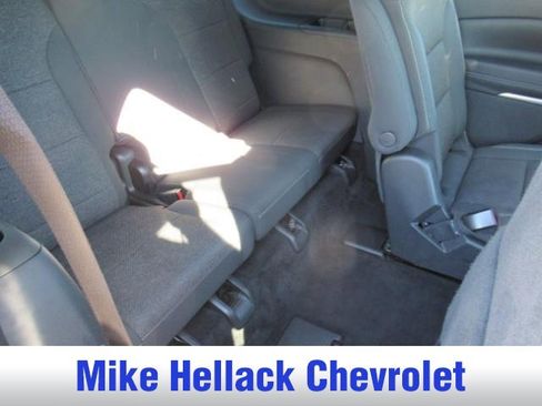 Used 2025 Chevrolet Traverse LT image 13