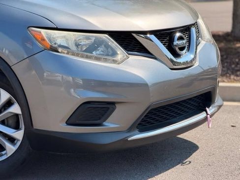 Used 2015 Nissan Rogue SV FWD image 3