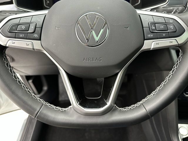 Used 2025 Volkswagen Taos SEL AWD/4WD image 14