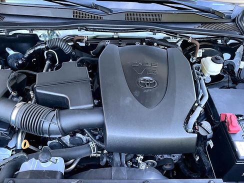 Certified 2023 Toyota Tacoma SR AWD/4WD image 31